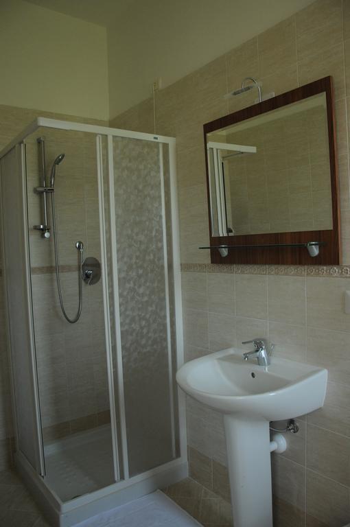 B&B La Coccarda CastellʼAlfero Chambre photo